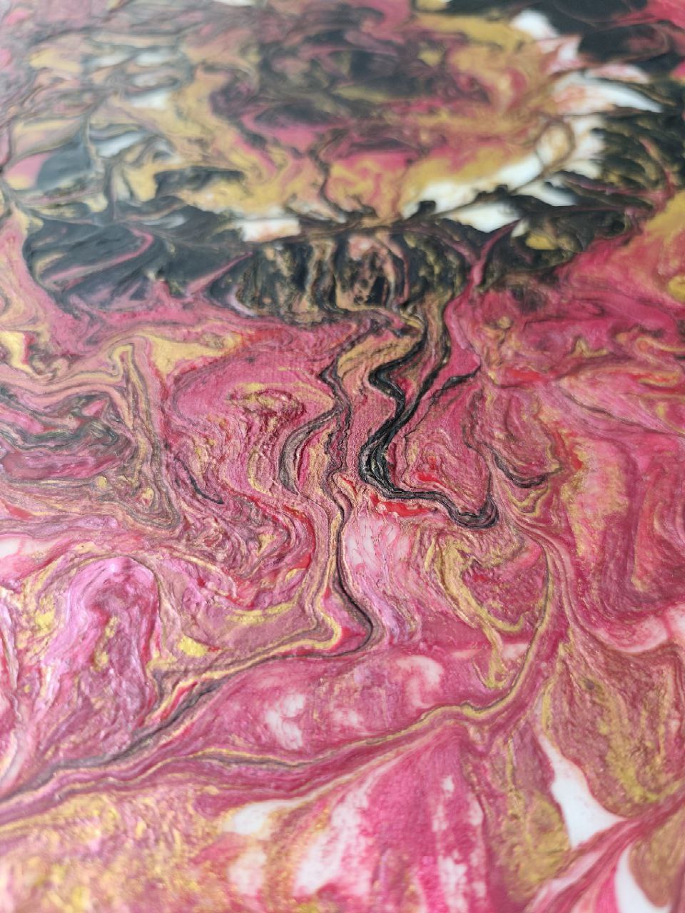 Crimson Bloom – 50×70 cm